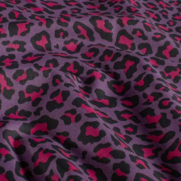 Bomullstyg Lollos leopard lila/cerise fg 44